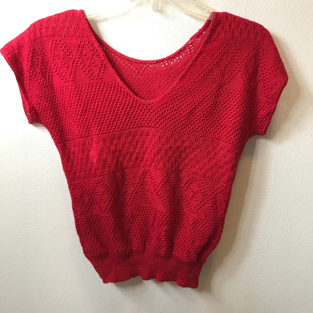 Red knitted T-shirt